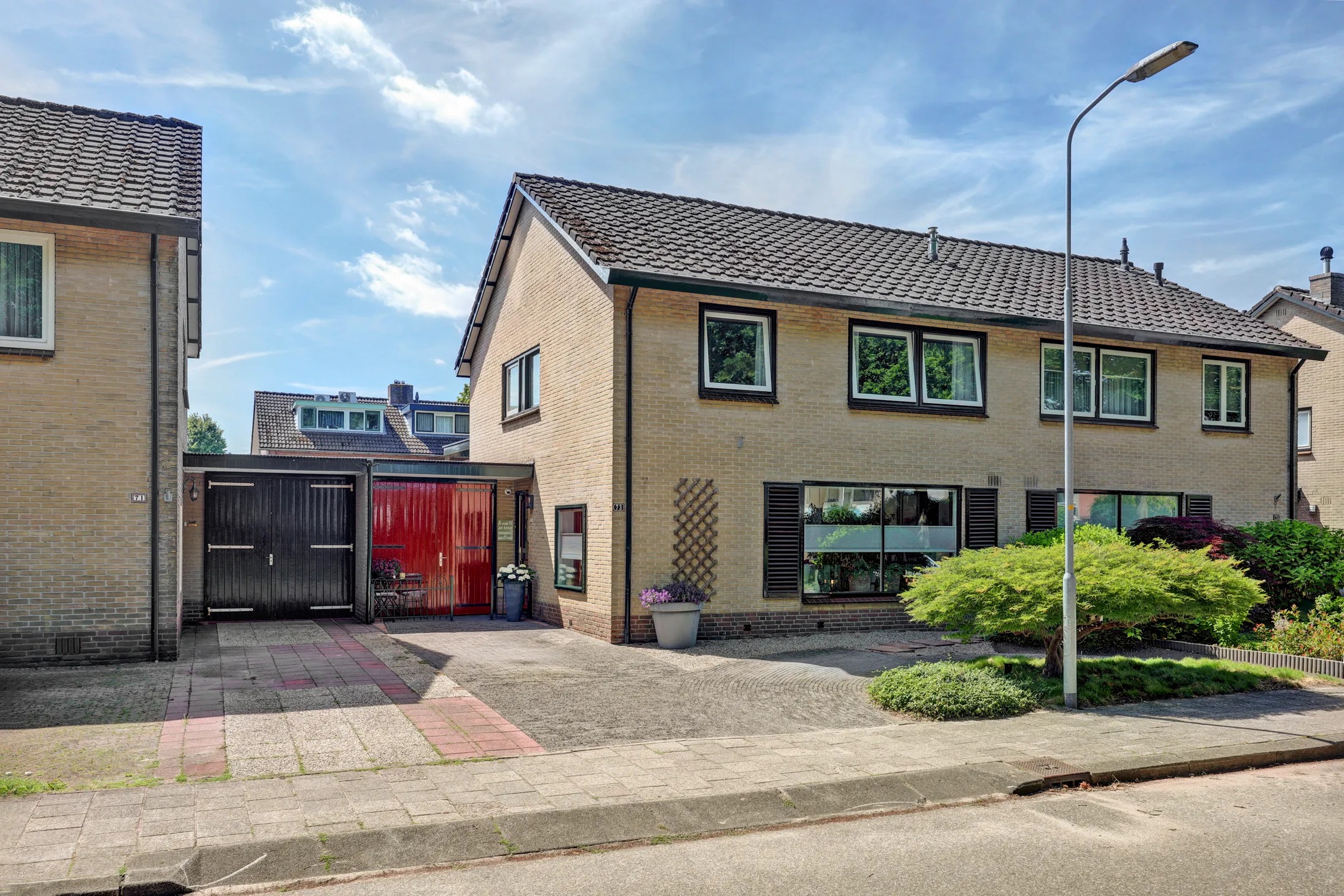 2-onder-1-kapwoning Maarten Tromplaan 73 in Twello