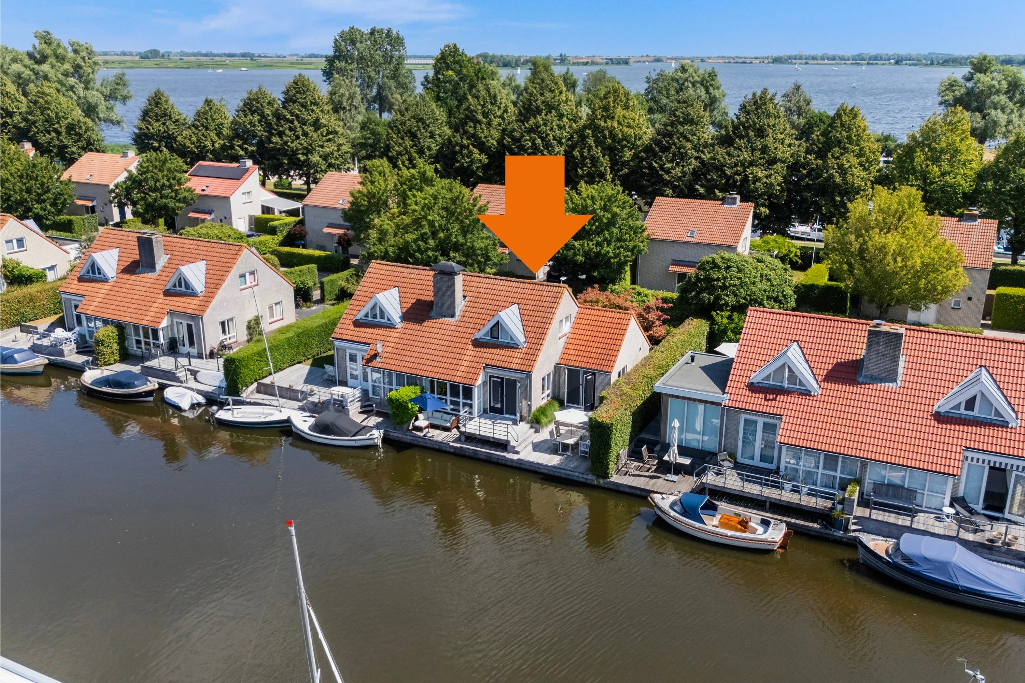 2-onder-1-kapwoning Doniapark 130 in Langweer