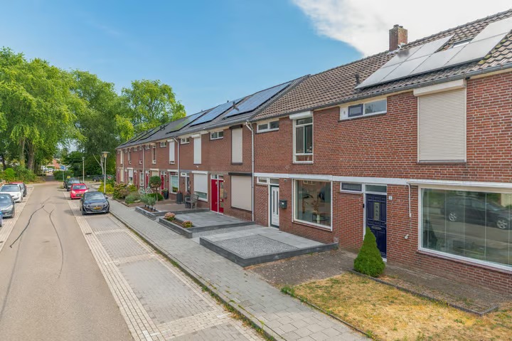 Tussenwoning Zwaluwstraat 4 in Helmond