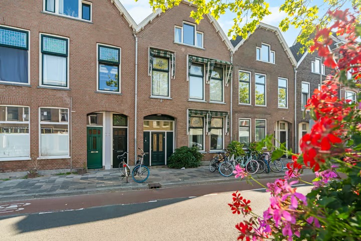 Tussenwoning Julianalaan 8 in Delft