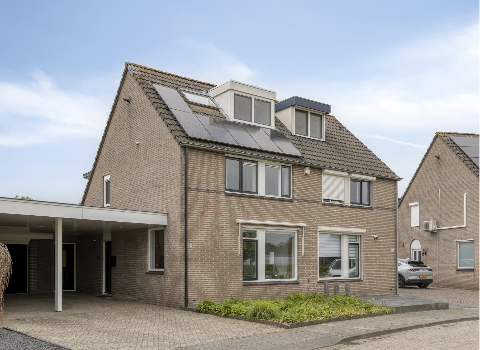 2-onder-1-kapwoning Hertelaan 29 in Helmond