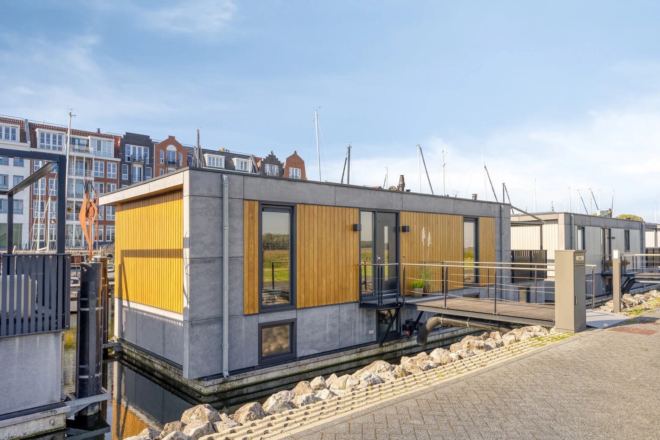 Vrijstaande woning (waterwoning) Zuiderzeekade 7 in Bunschoten-Spakenburg