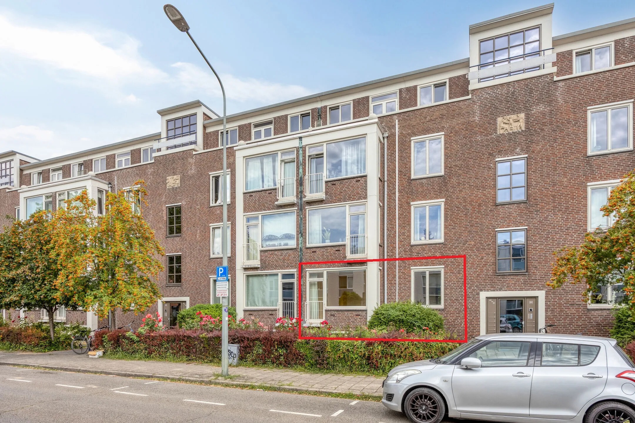 Portiekflat Adelbert van Scharnlaan H 28 in Maastricht