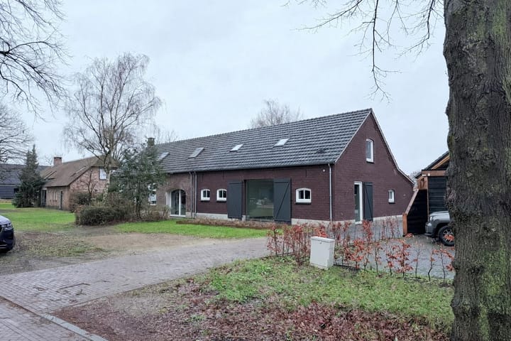 2-onder-1-kapwoning Past. Bolsiusstraat 8 in Valkenswaard
