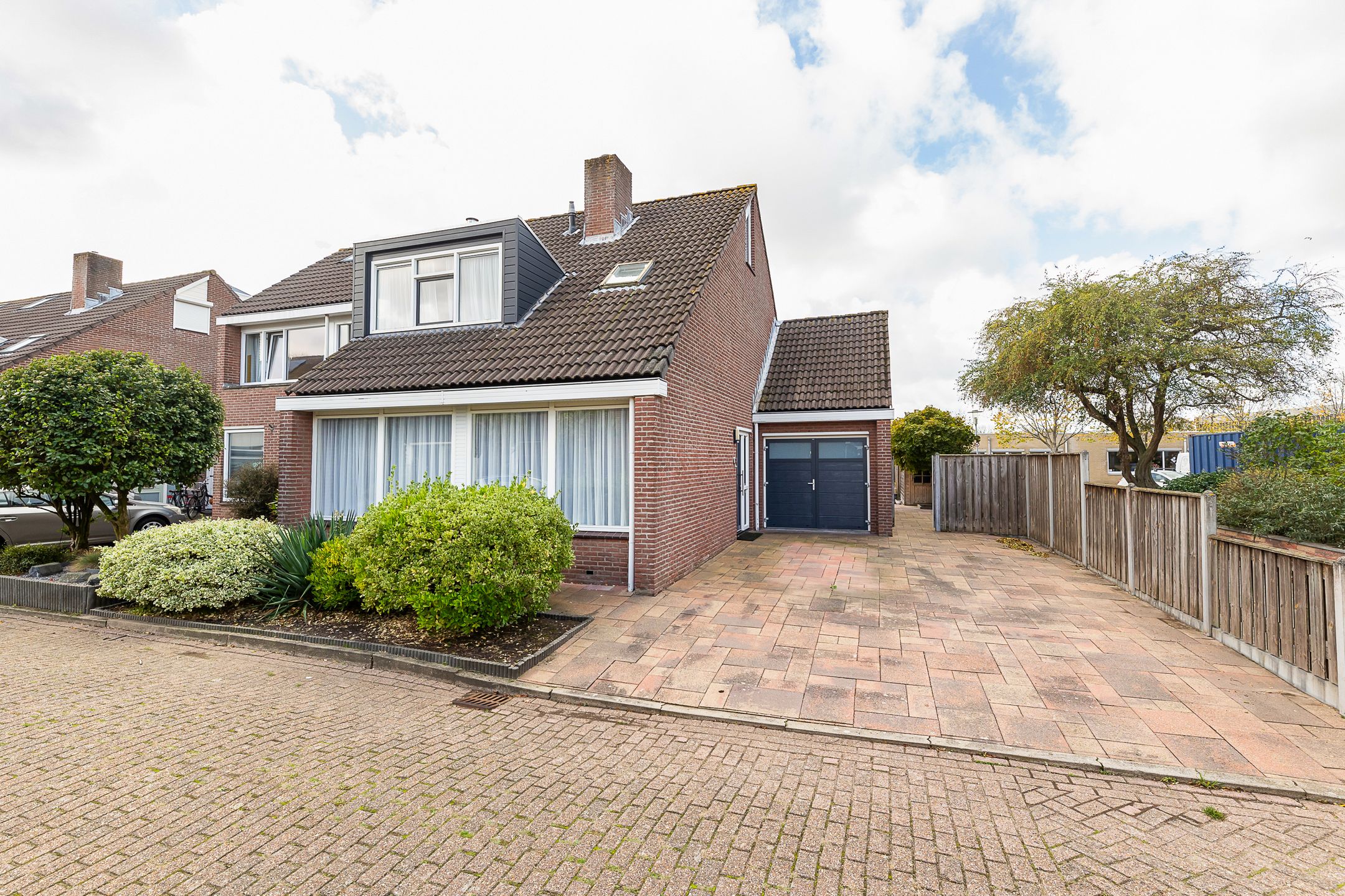 Eengezinswoning, 2-onder-1-kapwoning Aalbersestraat 13 in Vlissingen