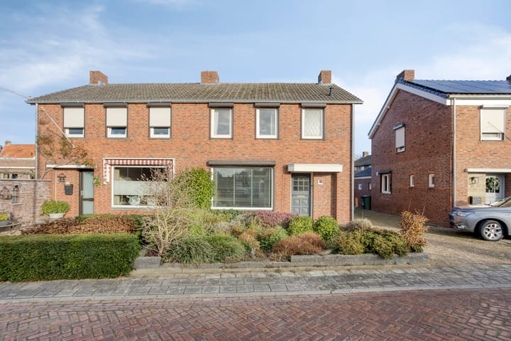 2-onder-1-kapwoning Meidoornstraat 15 in Maasbree