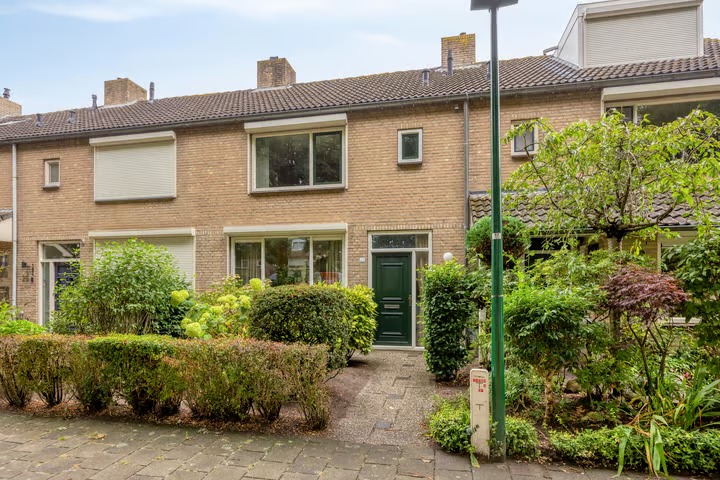 Tussenwoning de Ruyterstraat 27 in Dongen