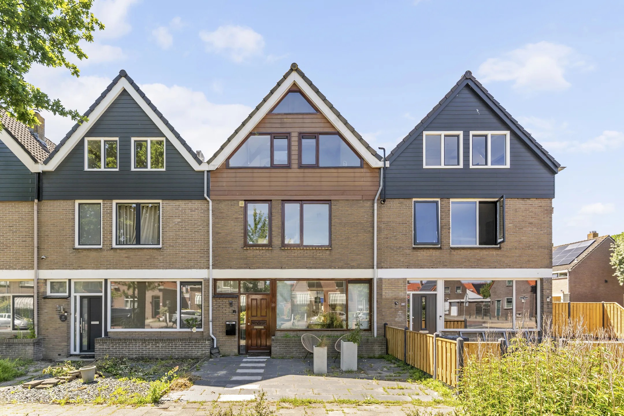 Tussenwoning Oranjelaan 20 in Rozenburg