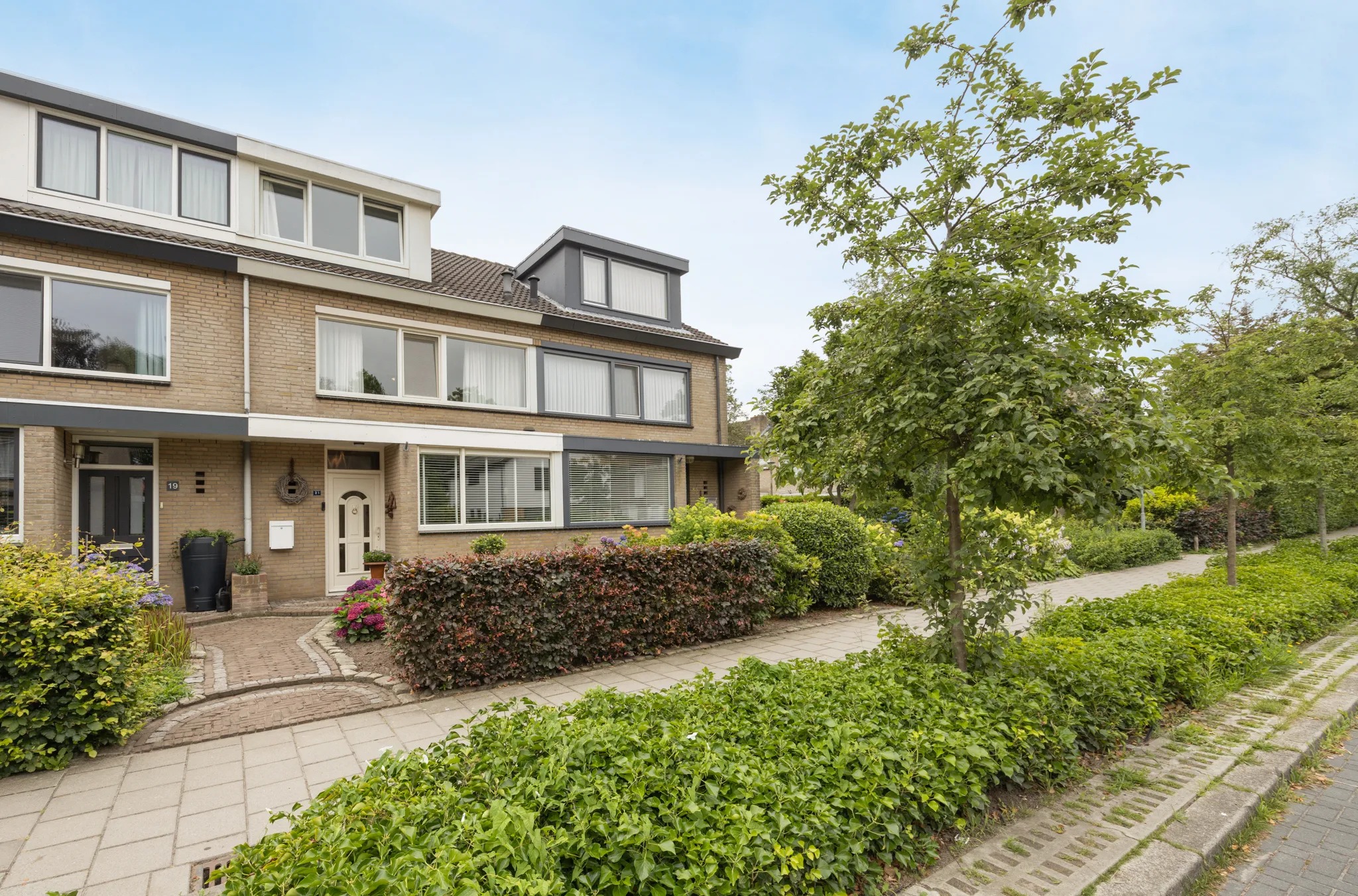 Tussenwoning Bazuinlaan 21 in Etten-Leur