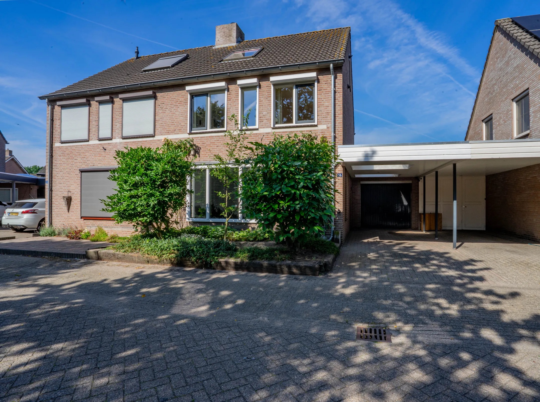 2-onder-1-kapwoning Heggeroosstraat 16 in Bakel