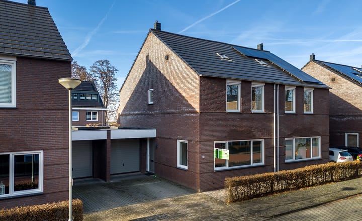 2-onder-1-kapwoning Streeperveld 47 in Landgraaf