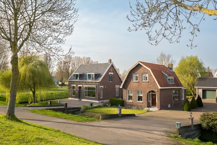 Vrijstaande woning (dijkwoning) Middeldijk 78 in Barendrecht