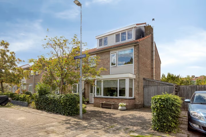 Hoekwoning Roerdompstraat 10 in Alkmaar