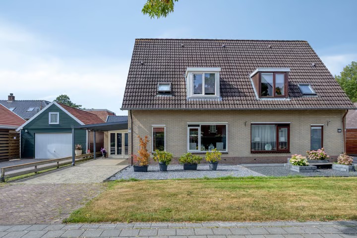 2-onder-1-kapwoning Prunuslaan 2 B in Nieuwe Pekela