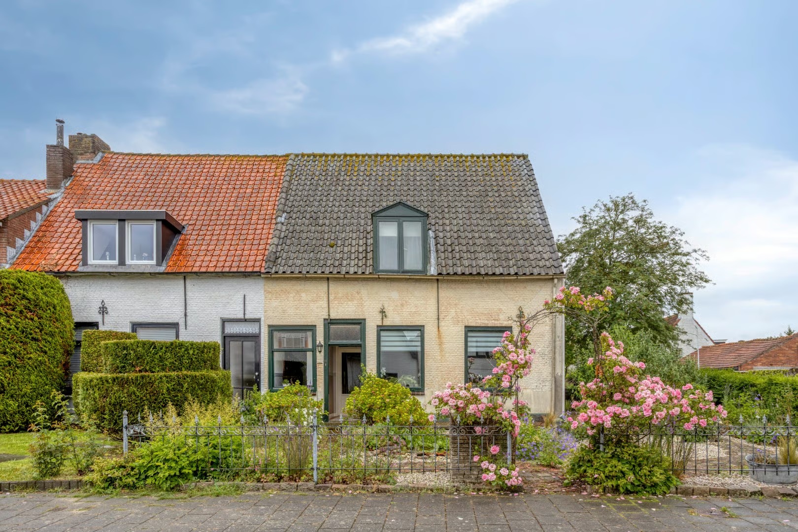 Hoekwoning Dorpsstraat 14 in Zuidzande