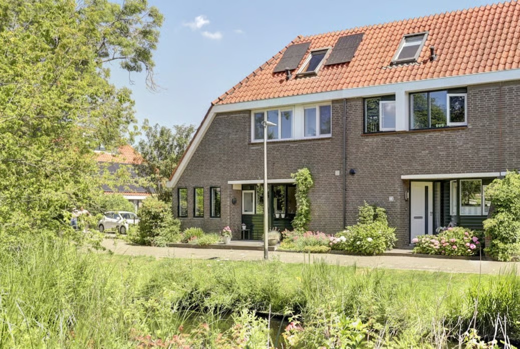 Hoekwoning Omloop 16 in Waddinxveen
