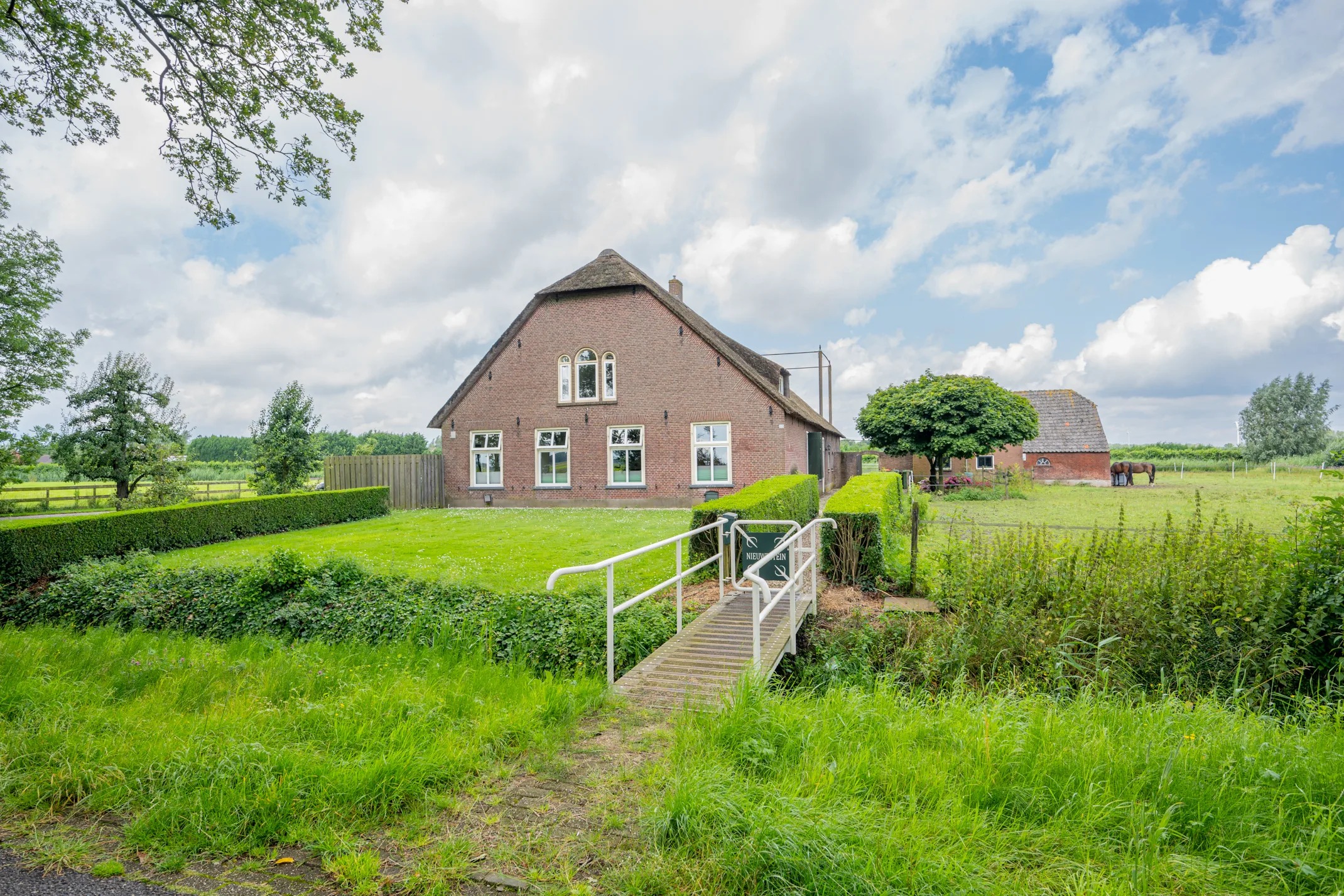 2-onder-1-kapwoning Lange Uitweg 33 in Schalkwijk