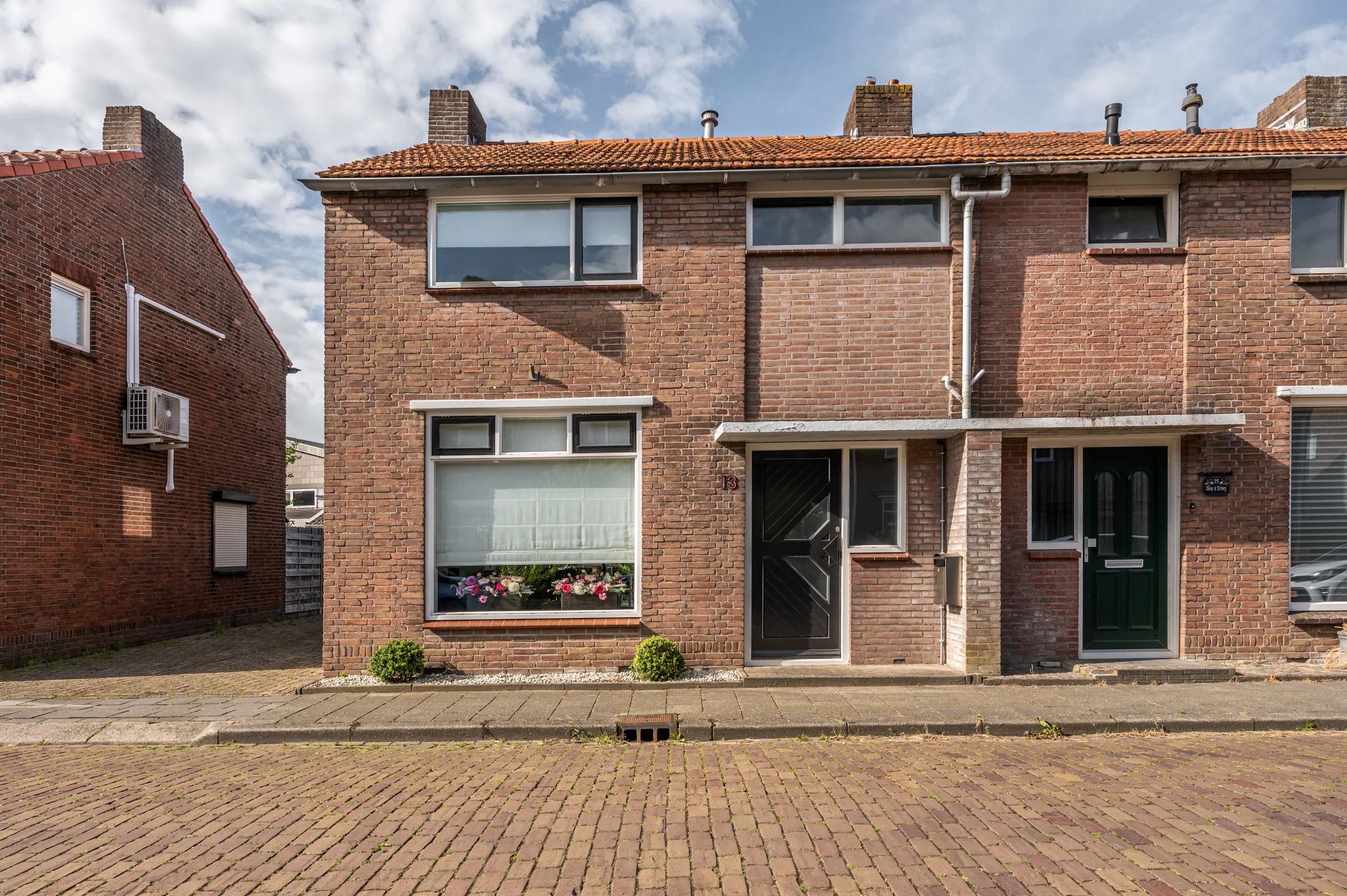 2-onder-1-kapwoning Molenwater 13 in Kapelle