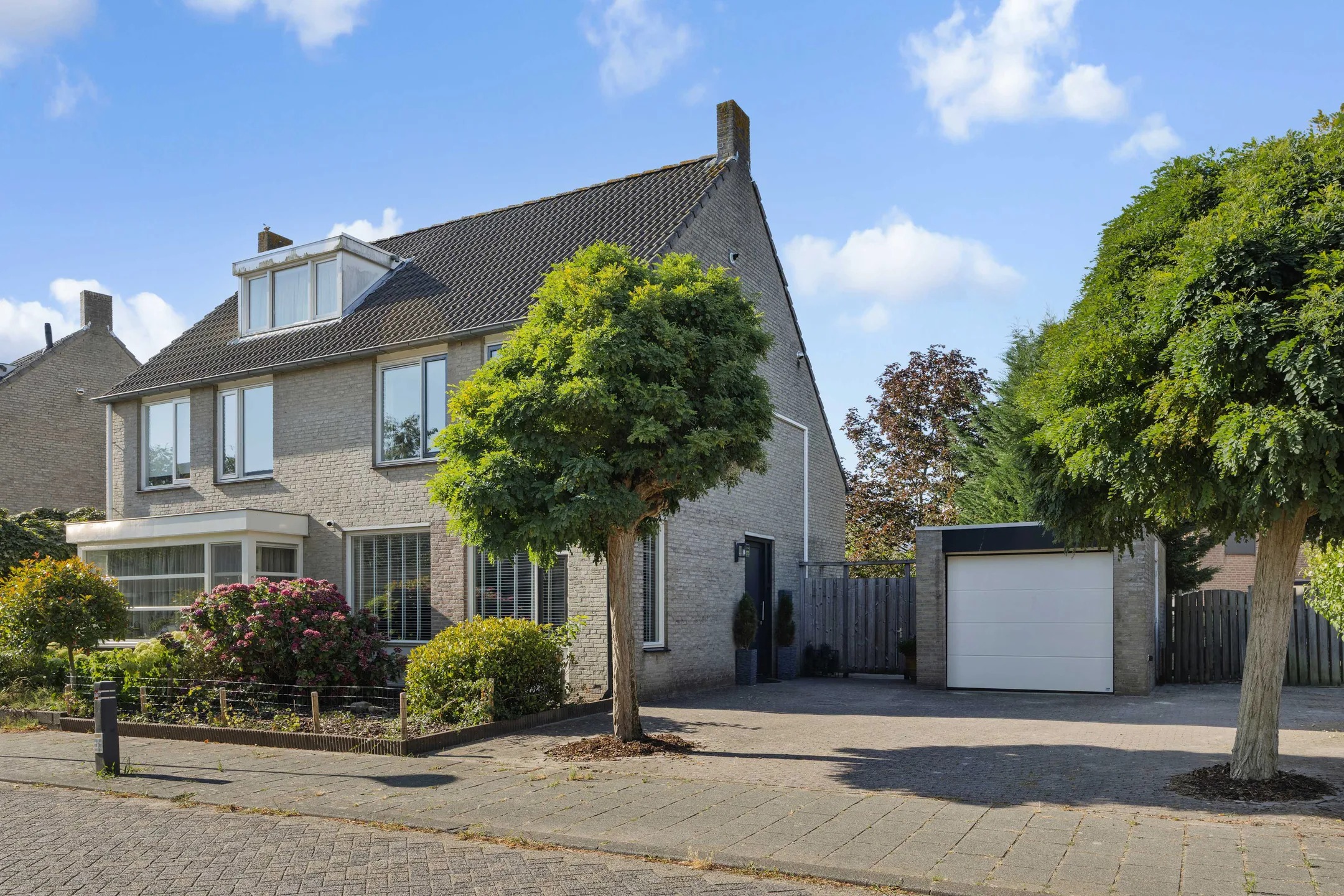 2-onder-1-kapwoning Anjervallei 84 in 's-Hertogenbosch