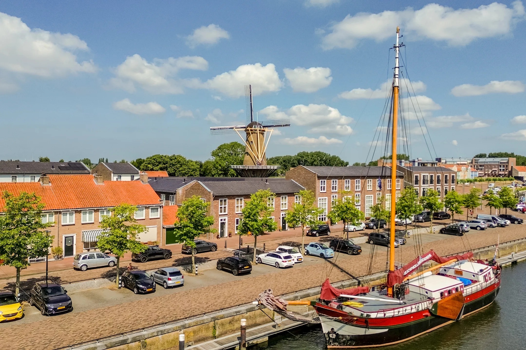 Hoekwoning Westzanddijk 59 Hellevoetsluis