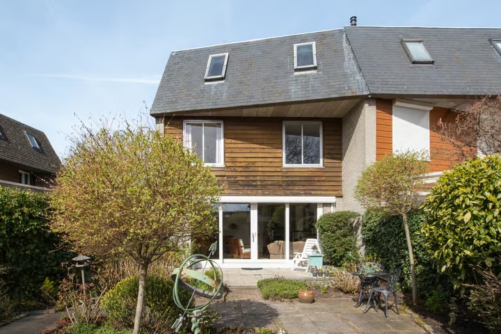 Hoekwoning Zwanebloem 34 in Reeuwijk