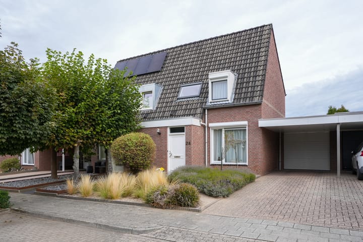 Eengezinswoning, geschakelde 2-onder-1-kapwoning Schepenstraat 24 in Geulle