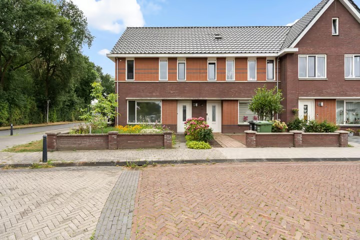 Hoekwoning de Savornin Lohmanstraat 42 in Coevorden