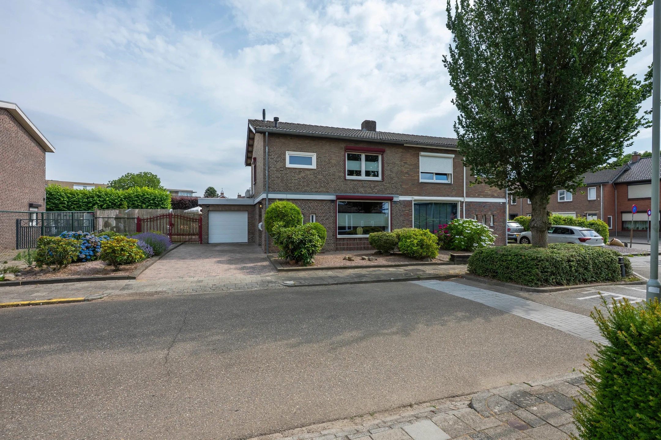 2-onder-1-kapwoning Johan Frisostraat 29 in Landgraaf