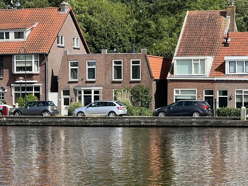 2-onder-1-kapwoning Leidsekade 33 in Leidschendam