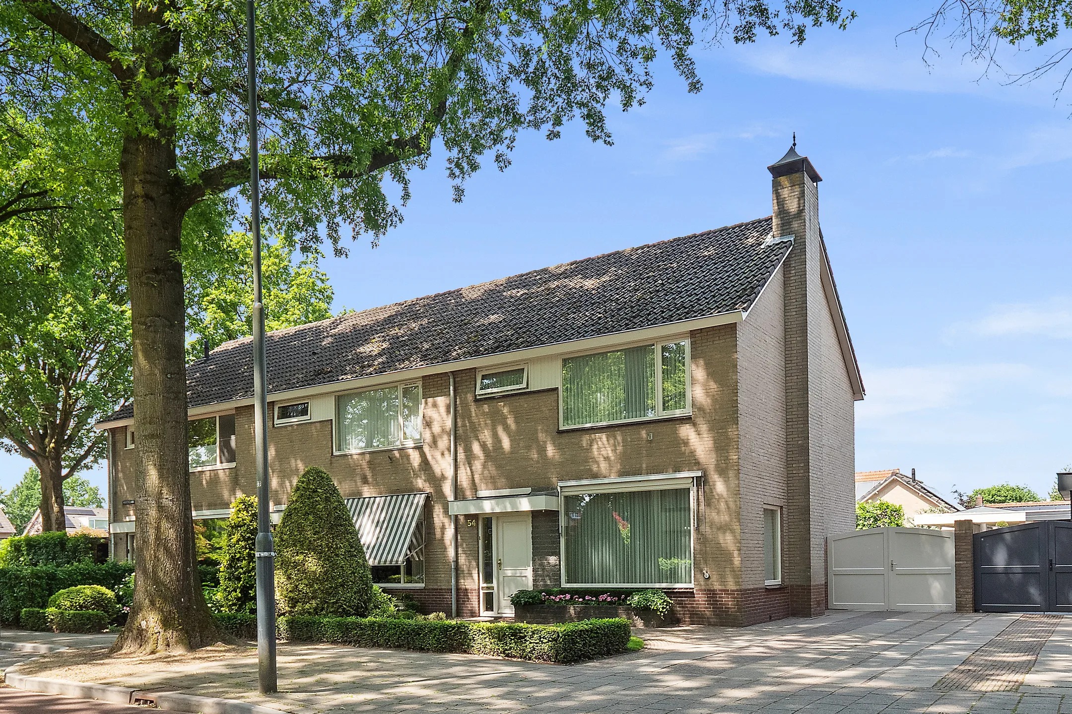 Hoekwoning Hertoglaan 54 in Vught