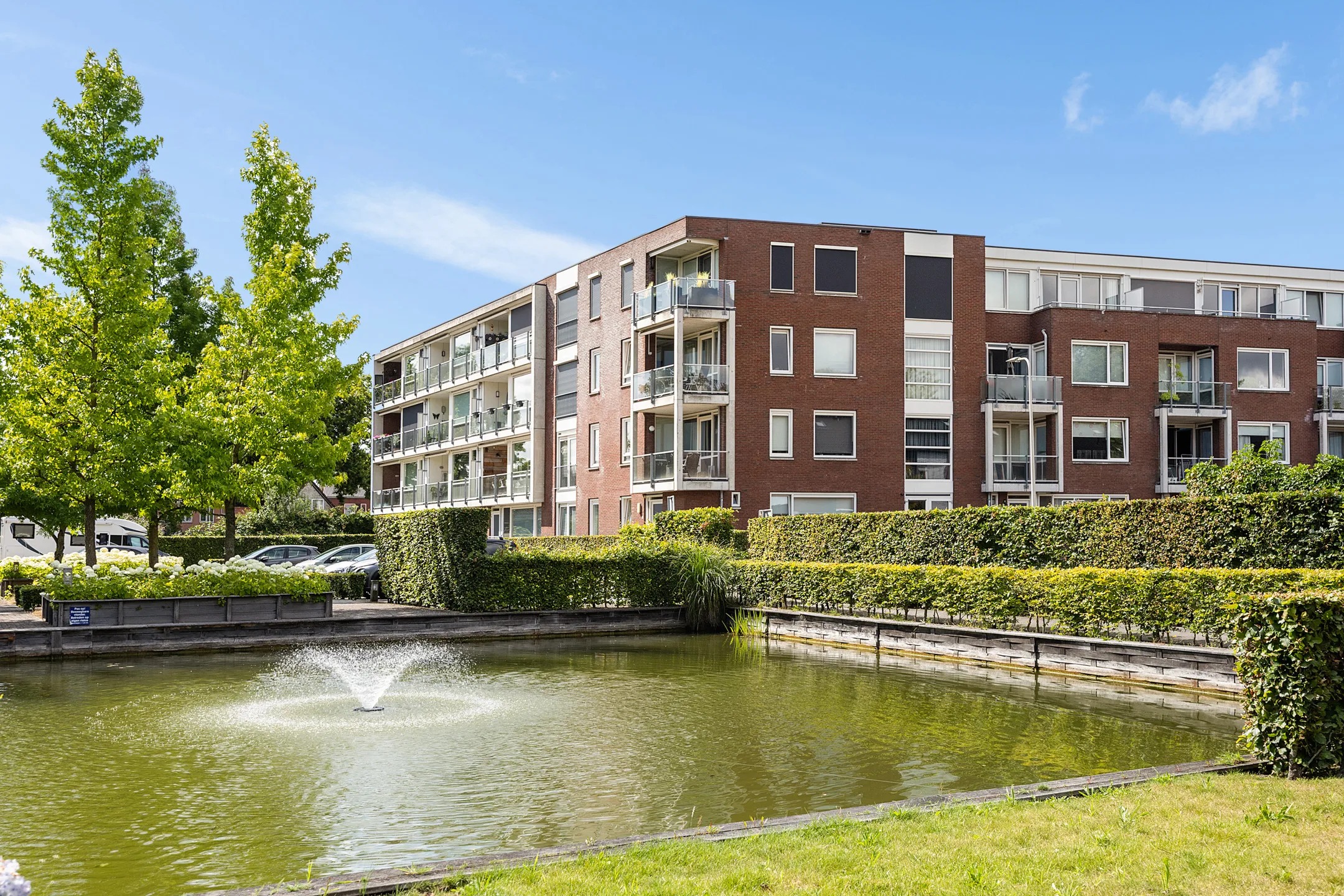 Galerijflat Mr. S. van Houtenstraat 17 in Assen