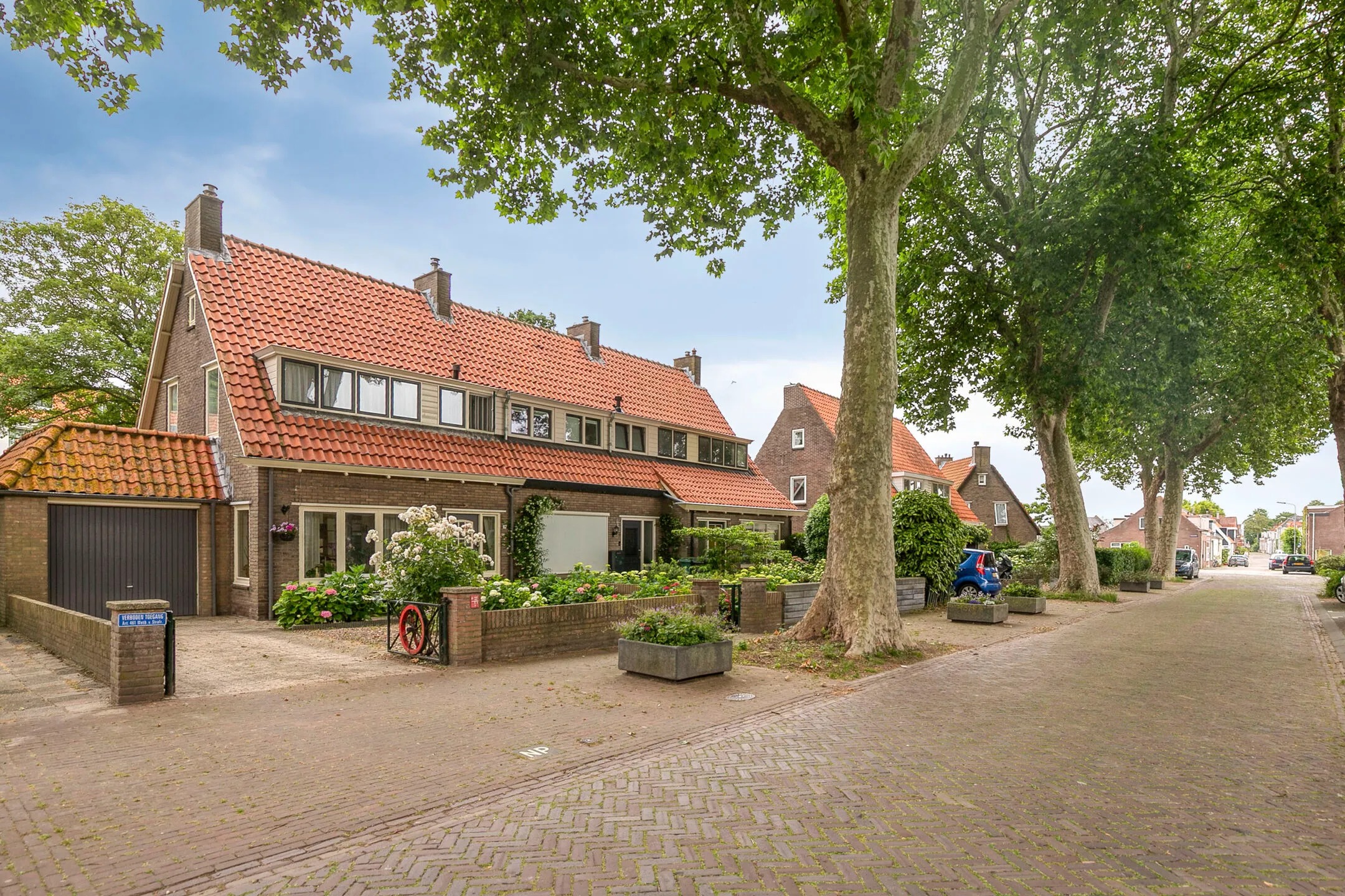 Hoekwoning Dampoortstraat 1 in Middelburg