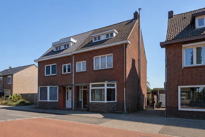 2-onder-1-kapwoning Napoleonbaan Noord 78 in Geleen