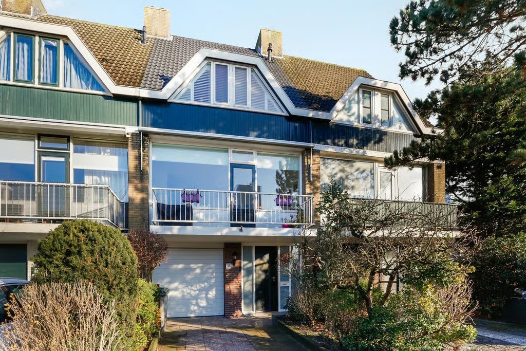 Tussenwoning (drive-in woning) Hofcampweg 118 in Wassenaar
