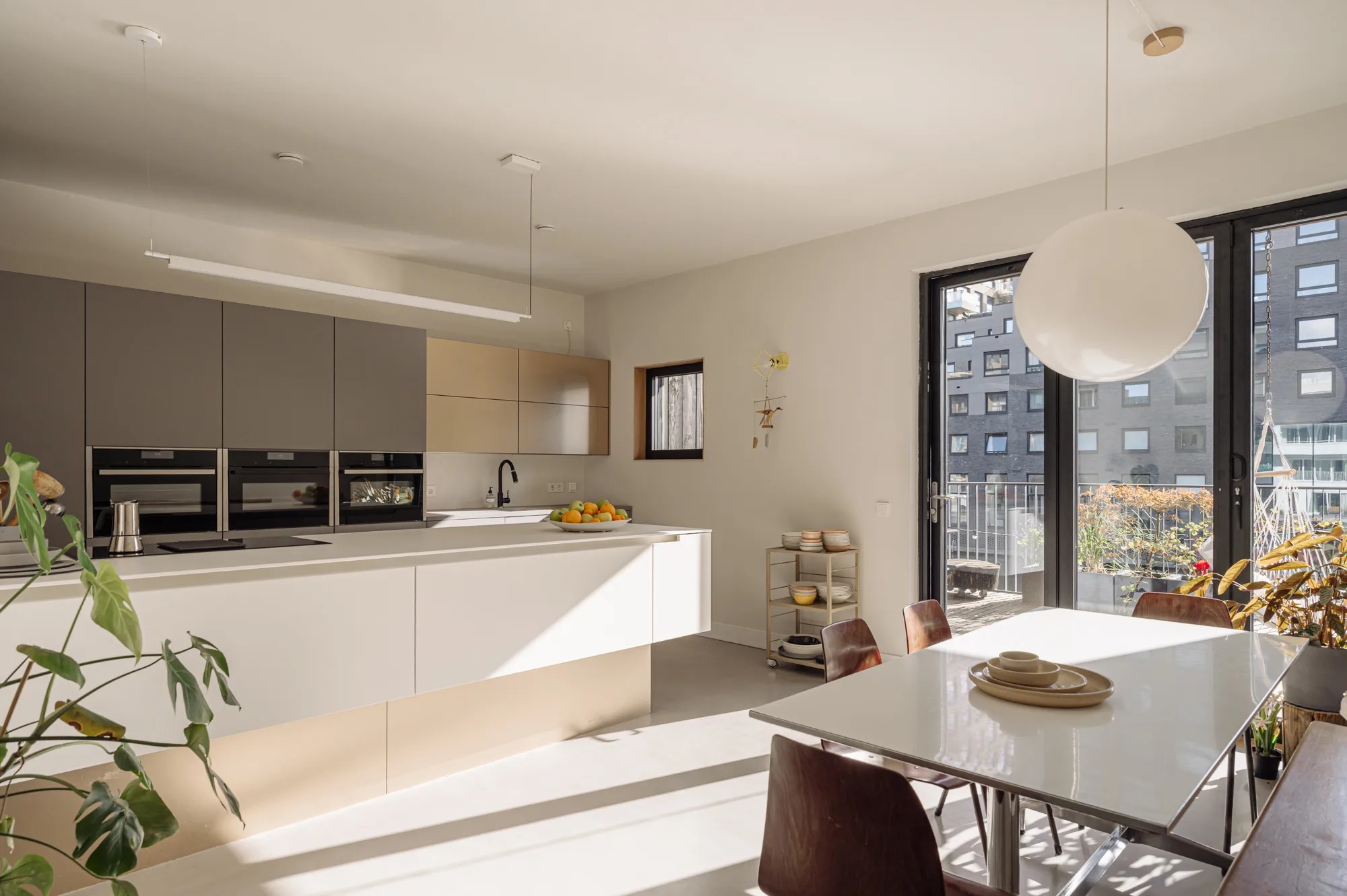 Tussenwoning Leen Jongewaardkade 3 Amsterdam