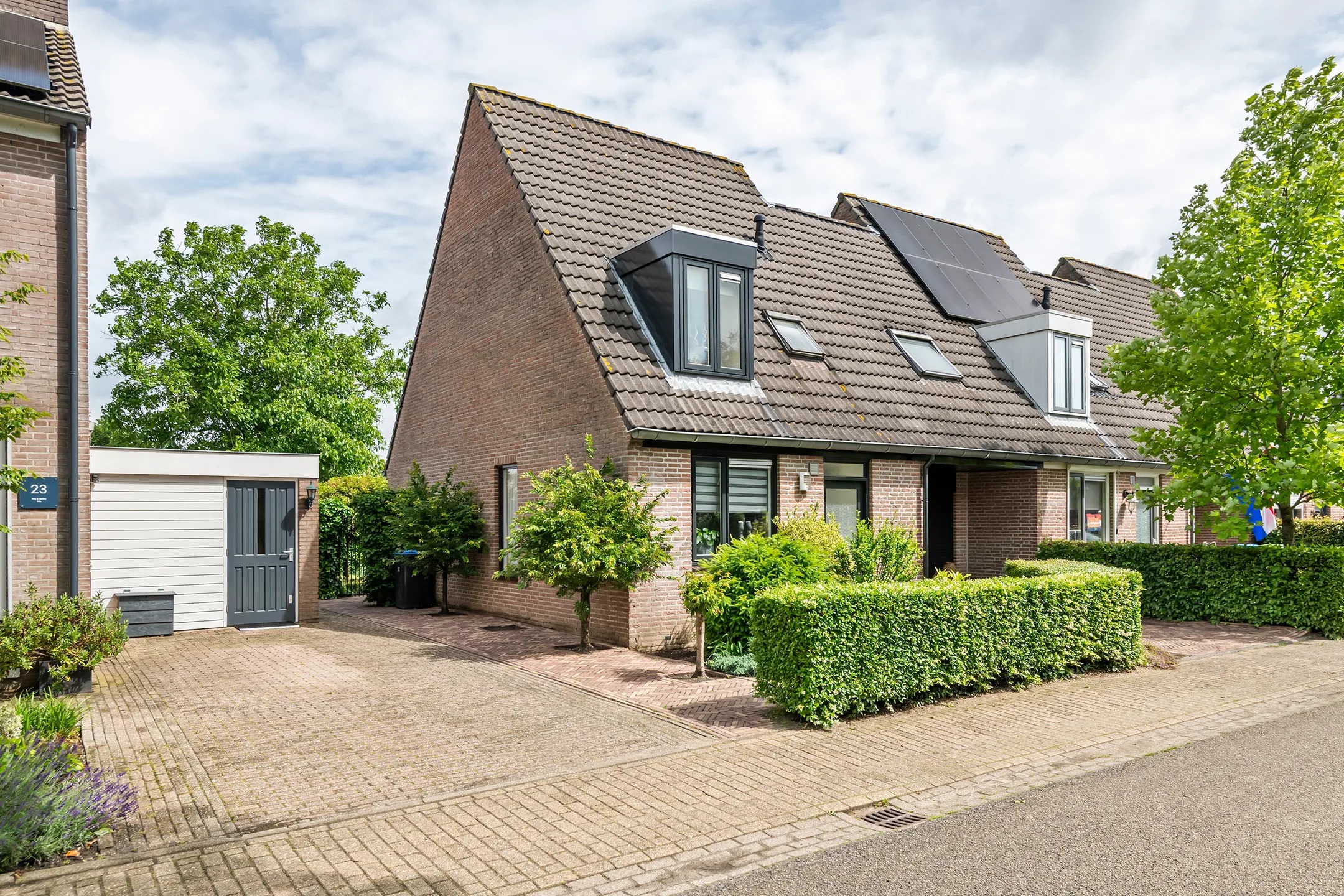 Hoekwoning Middenweg 25 in Lienden