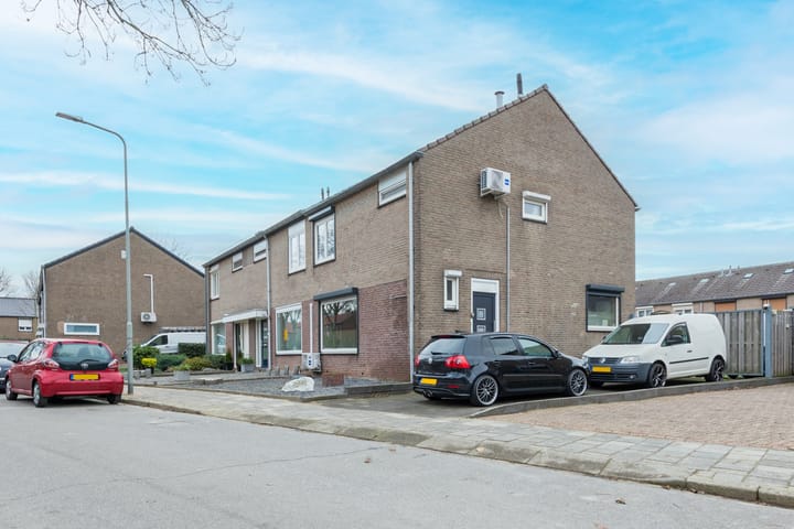 Hoekwoning Heidestraat 40 in Geleen