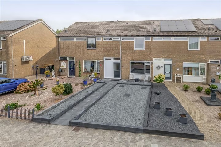 Tussenwoning Lijsterbesstraat 27 in Musselkanaal