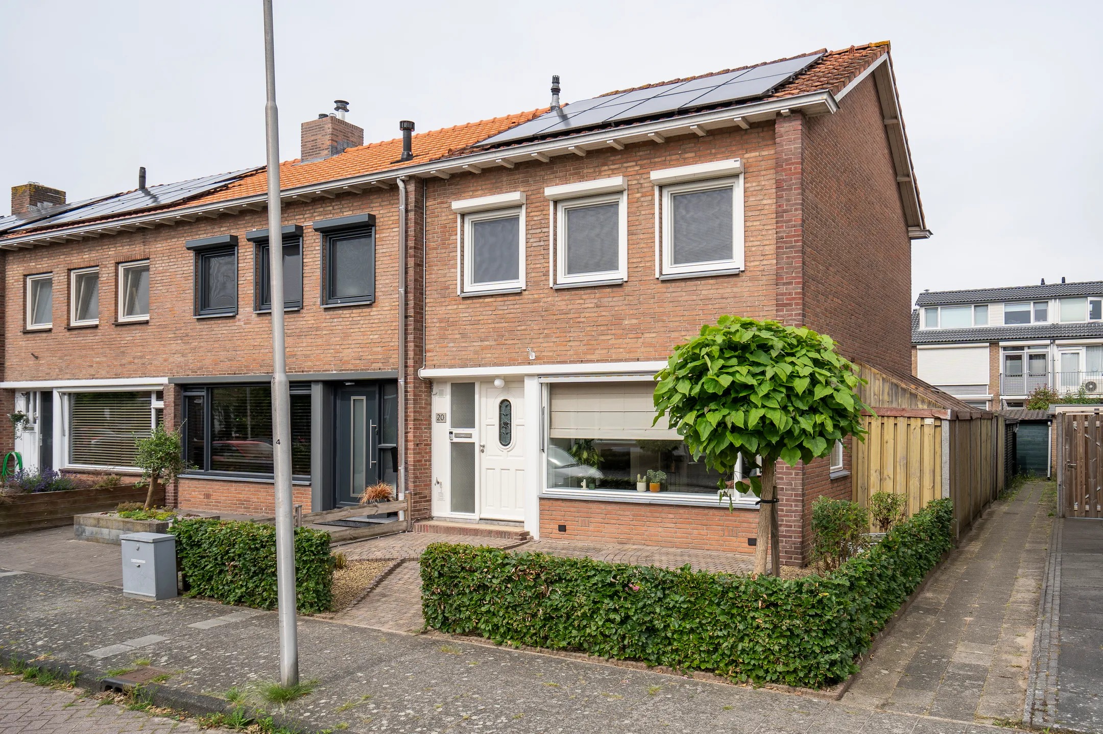 Hoekwoning Hendrik van Nassaustraat 20 in Leerdam
