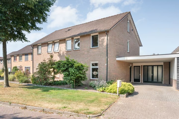 Geschakelde 2-onder-1-kapwoning de Hersmole 12 in Rossum