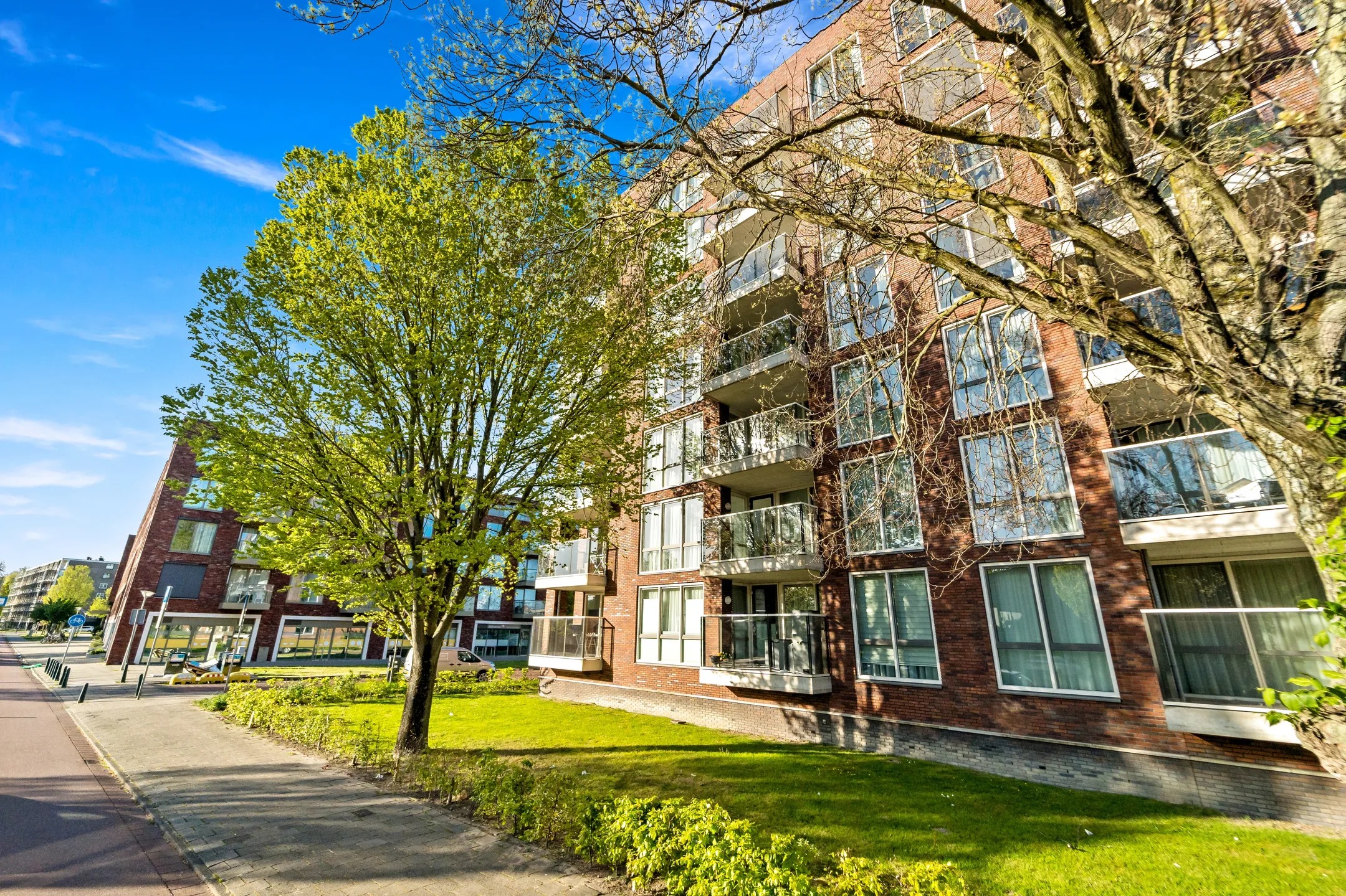 Portiekflat Dedemsvaartweg 196 in Den Haag