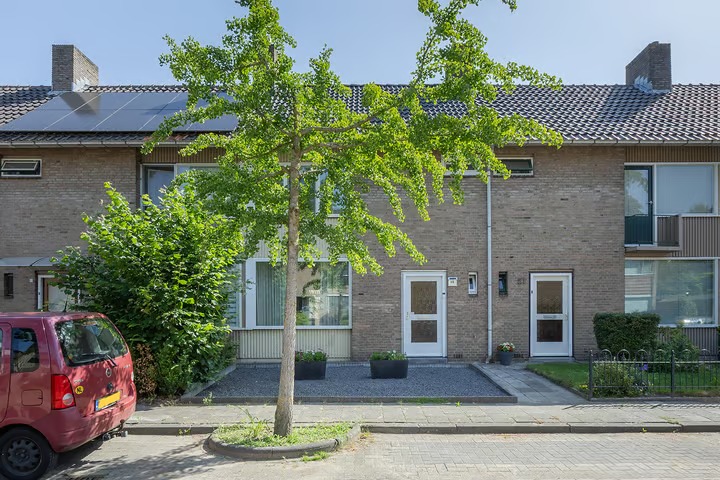 Tussenwoning Pastoor W. Hellemonsstraat 19 in Best