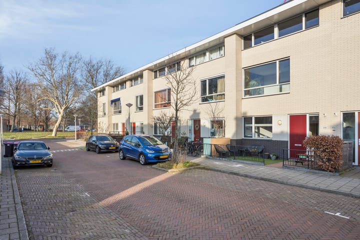 Tussenwoning Lijsterbeslaan 88 Delft