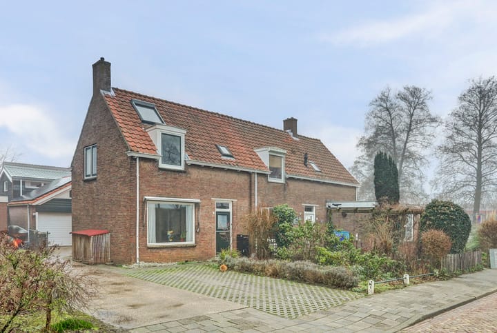 2-onder-1-kapwoning Burgemeester Vermetstraat 20 in Lewedorp