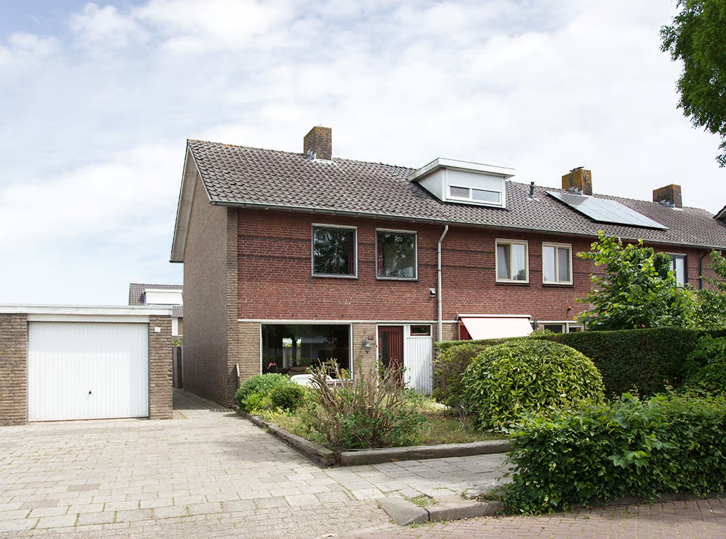 Hoekwoning Tolhuislaan 88 in Etten-Leur