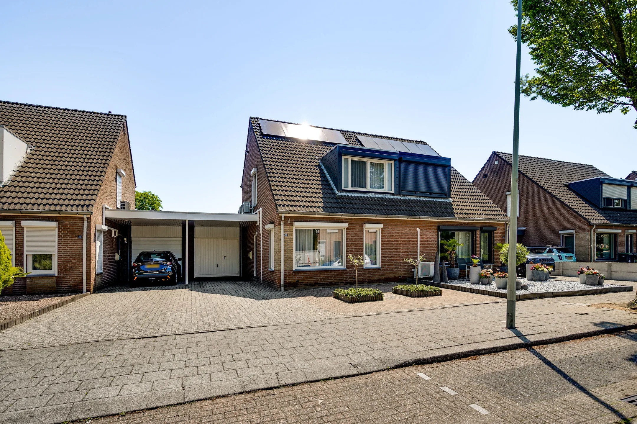 2-onder-1-kapwoning Ambachtsingel 28 in Roermond