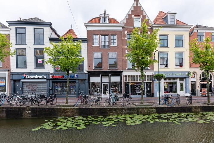 Grachtenpand, tussenwoning Binnenwatersloot 16 in Delft