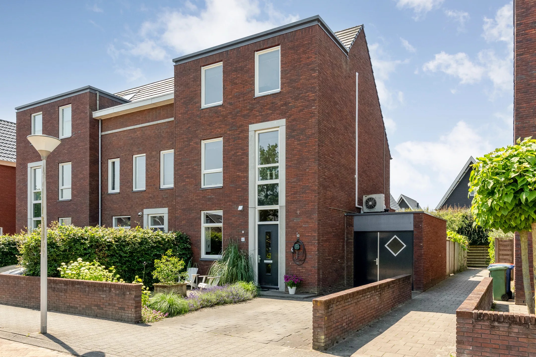 Hoekwoning Havezathenallee 80 A in Zwolle