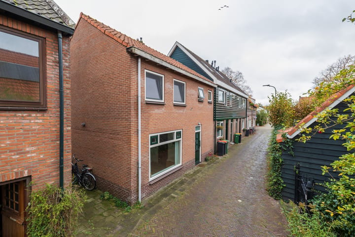 Hoekwoning Kerpsdam 7 in Warmond