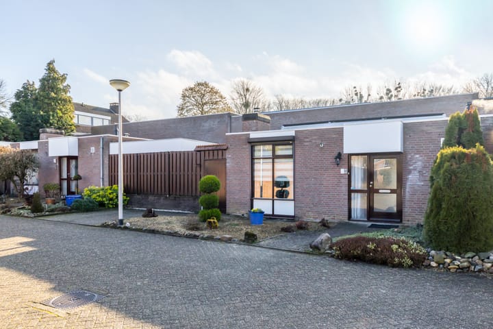 Benedenwoning Van Weerden Poelmanstraat 271 in Heerlen